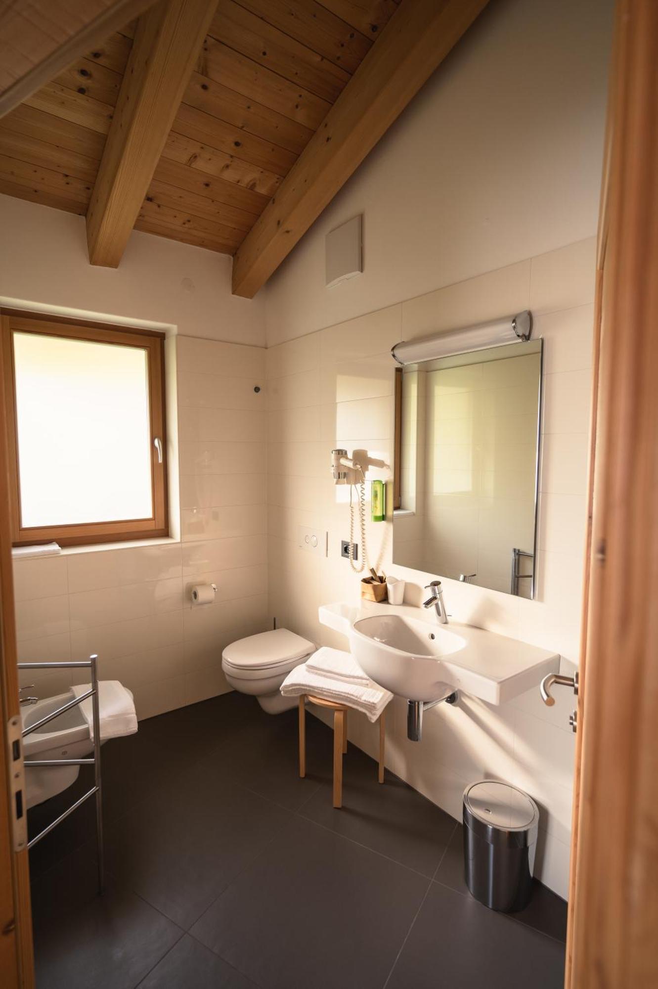 Garni Tuttotondo Hotell Levico Terme Rom bilde
